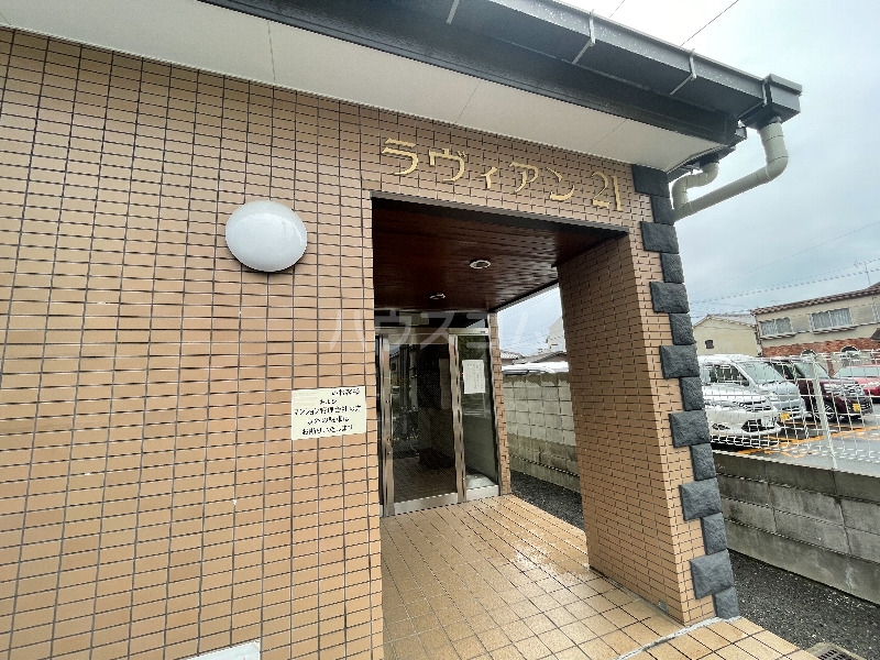 16/22 エントランス