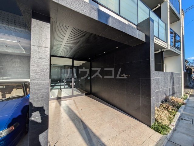 18/24 エントランス