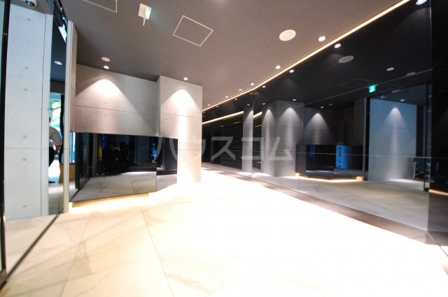 18/26 エントランス