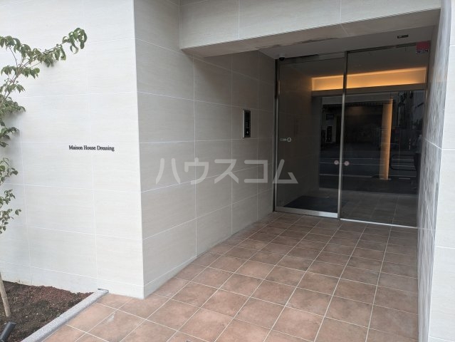 24/30 エントランス