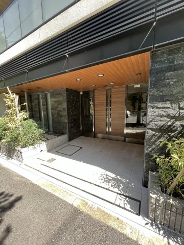 21/24 エントランス