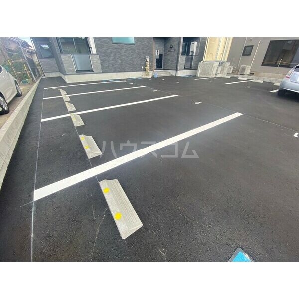 14/15 駐車場