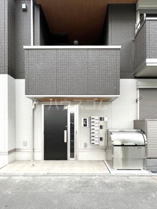 3/4 エントランス
