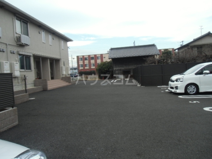 2/4 駐車場
