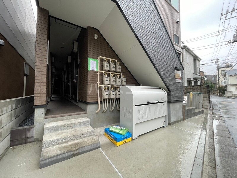 17/27 エントランス