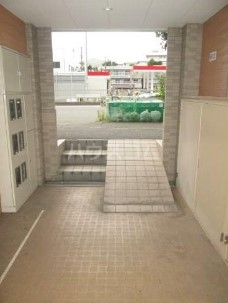 17/28 エントランス