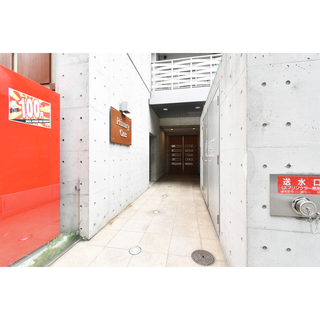 26/30 エントランス