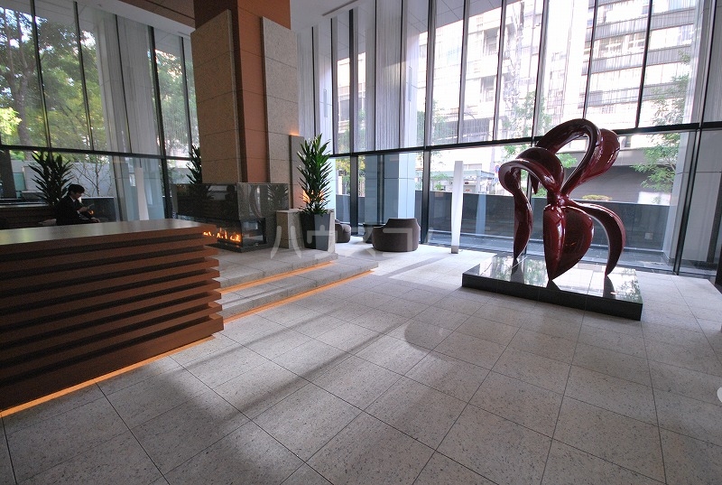 23/30 エントランス