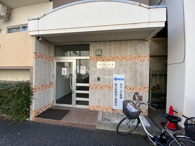 23/25 エントランス