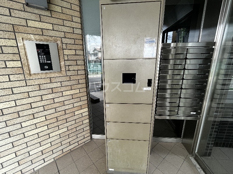 26/30 エントランス