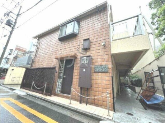 15/22 エントランス