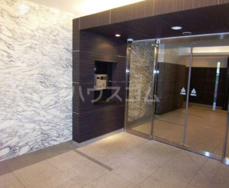 26/30 エントランス