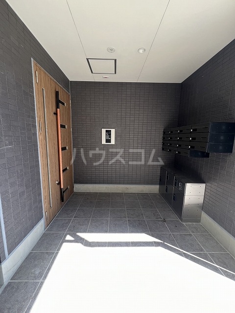 25/30 エントランス