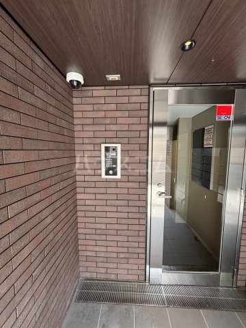 21/30 エントランス