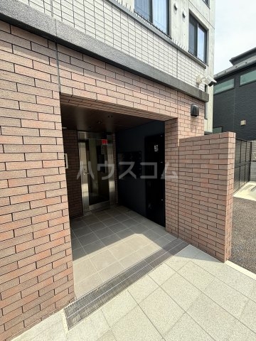 22/30 エントランス