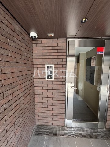 18/28 エントランス