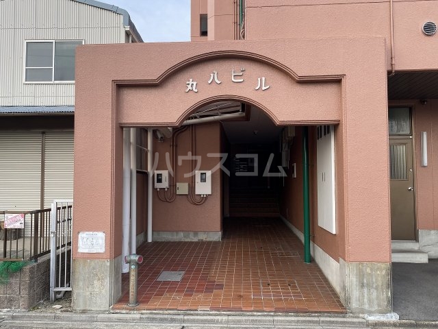 22/30 エントランス