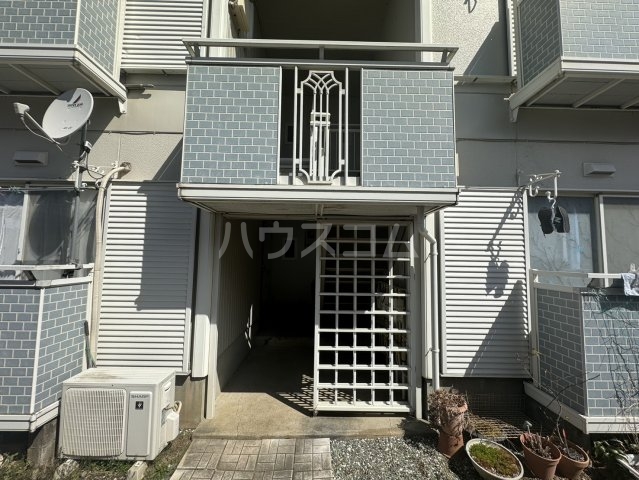 28/30 エントランス