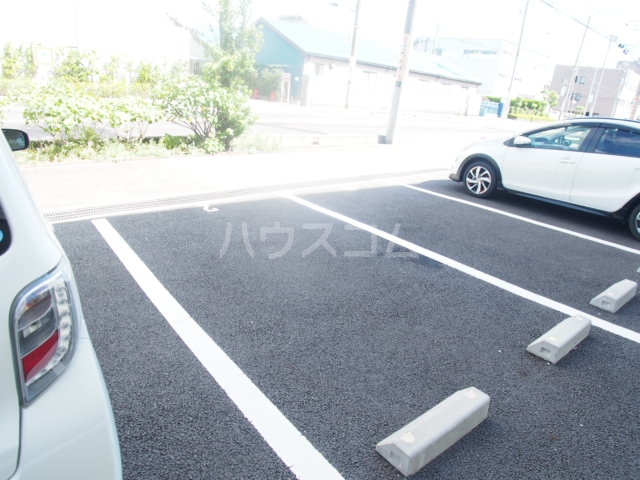 23/30 駐車場