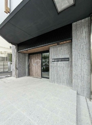 16/19 エントランス