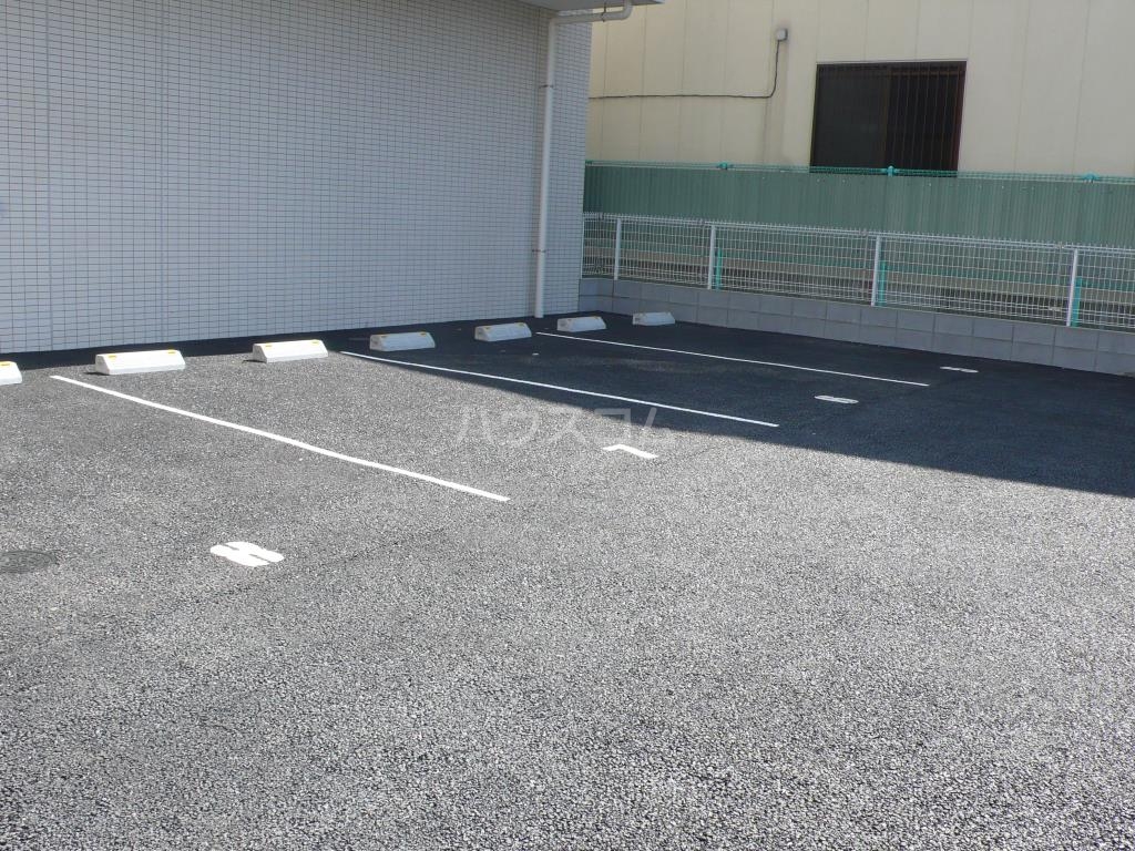 14/19 駐車場