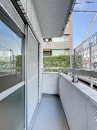 18/27 バルコニー