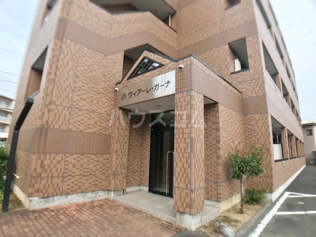 24/26 エントランス