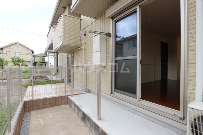 16/16 エントランス