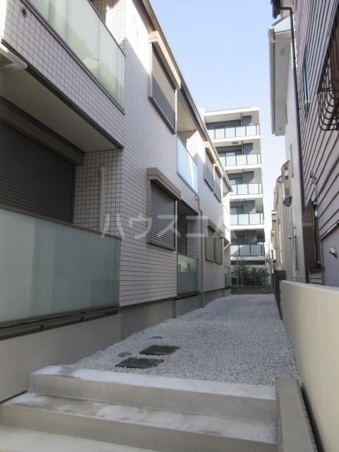 18/26 エントランス