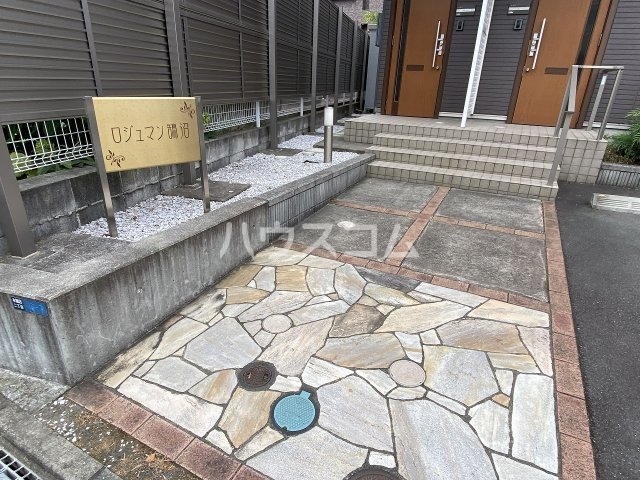 20/30 エントランス