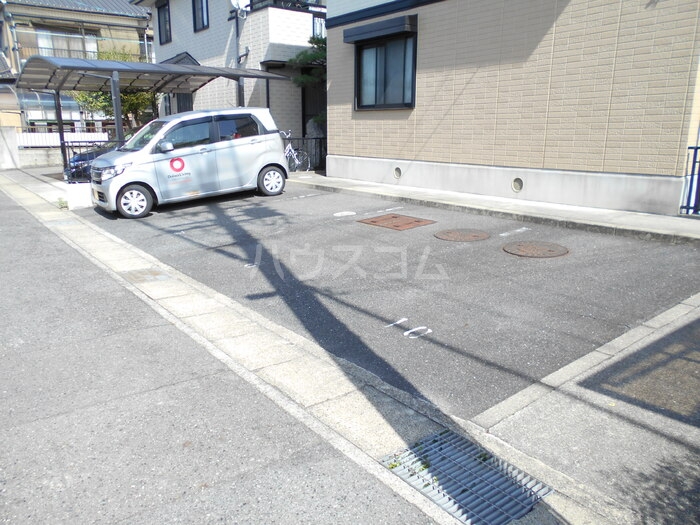 17/23 駐車場