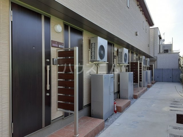 19/23 エントランス