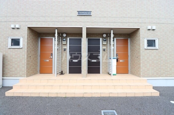 2/4 エントランス