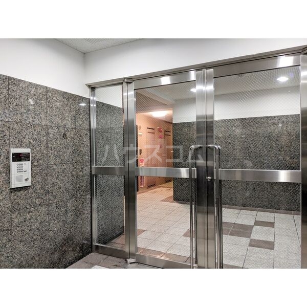 14/23 エントランス