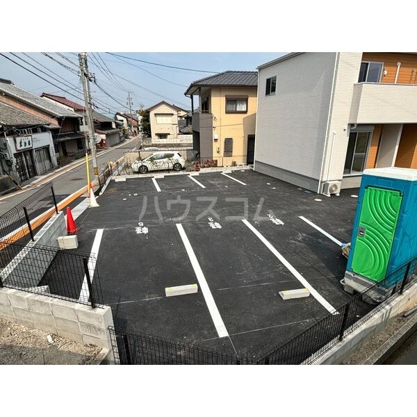 16/20 駐車場