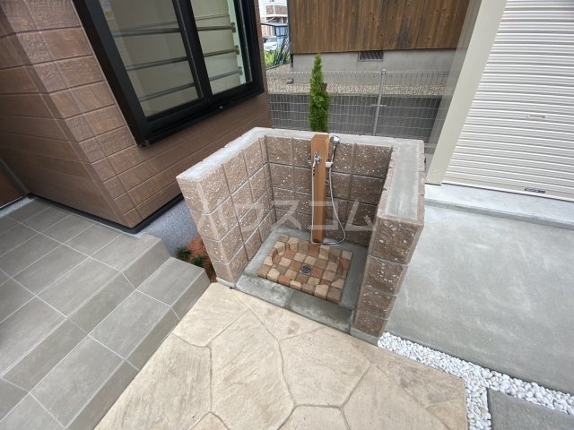 25/30 エントランス