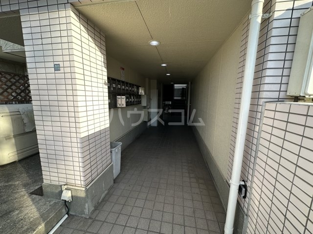 13/22 エントランス