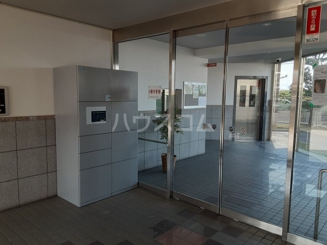 16/23 エントランス