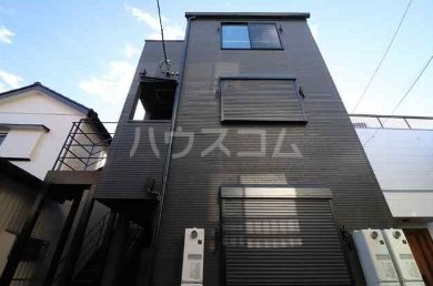 16/19 エントランス