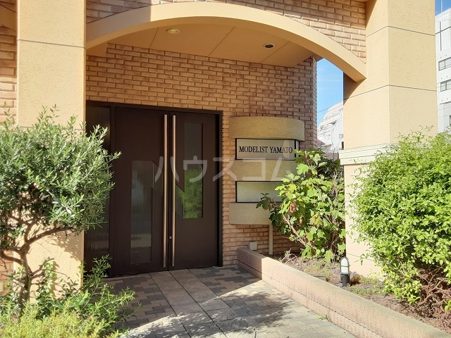 25/30 エントランス