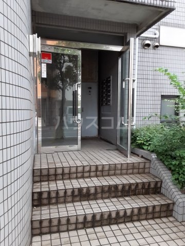 20/26 エントランス