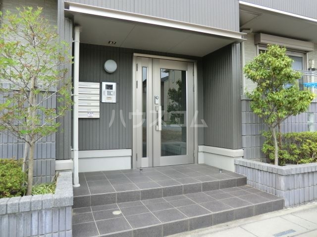 20/30 エントランス