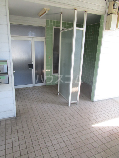 22/30 エントランス