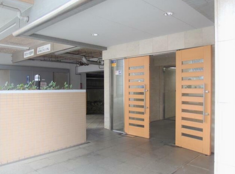 2/3 エントランス