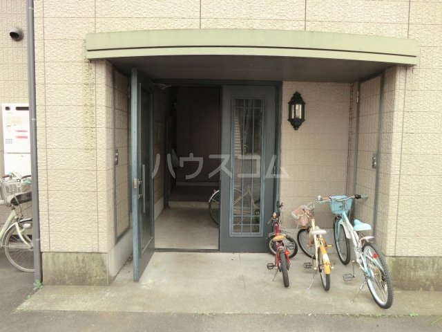 22/26 エントランス