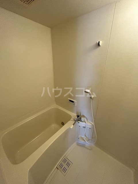 13/30 浴室