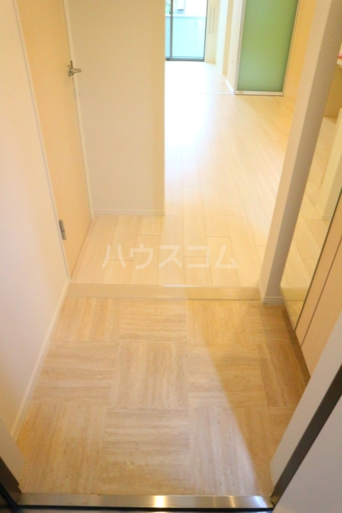 13/28 玄関