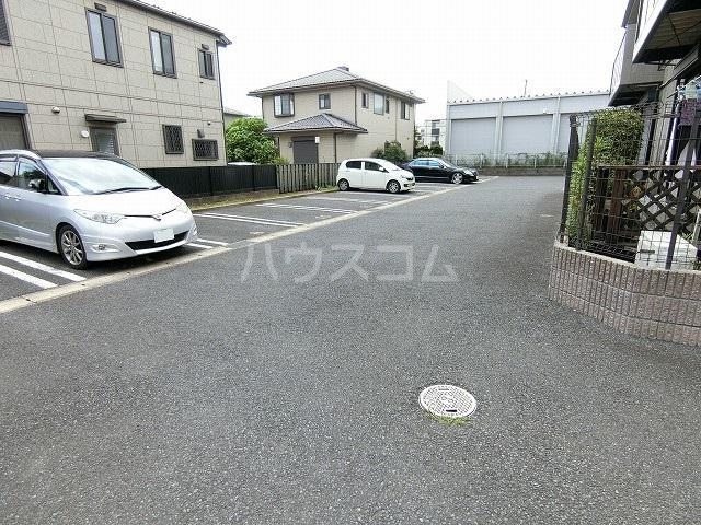 15/17 駐車場