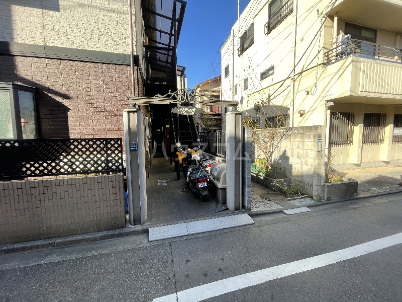 22/24 エントランス