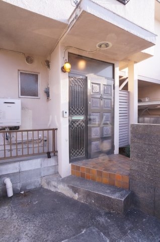 28/30 エントランス